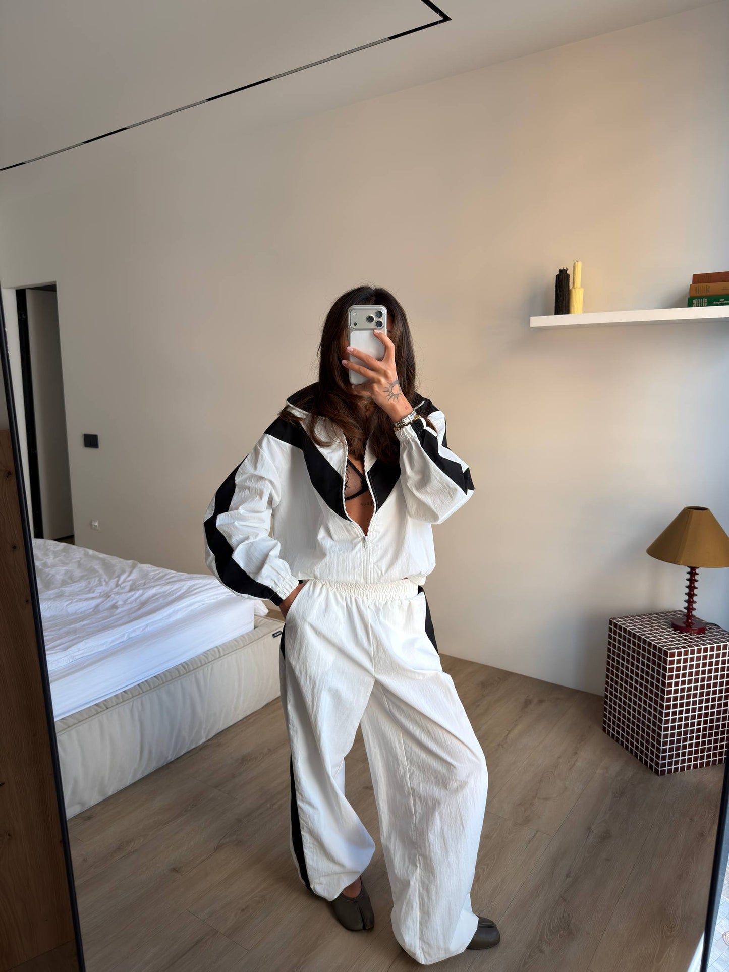 Tracksuit made of rain-resistant fabric