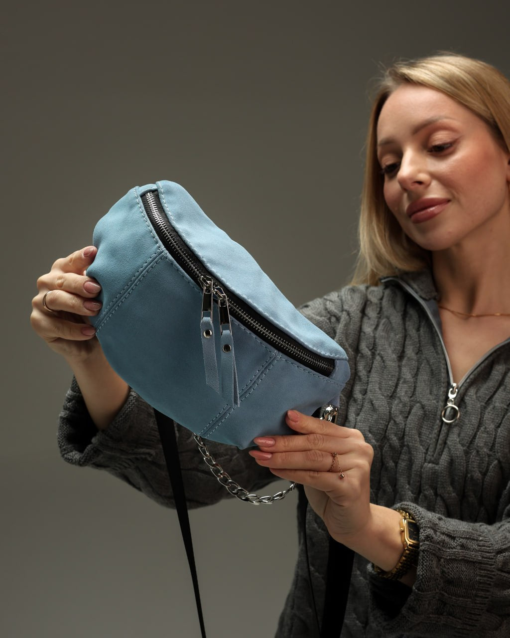 Women's suede fanny pack, light blue