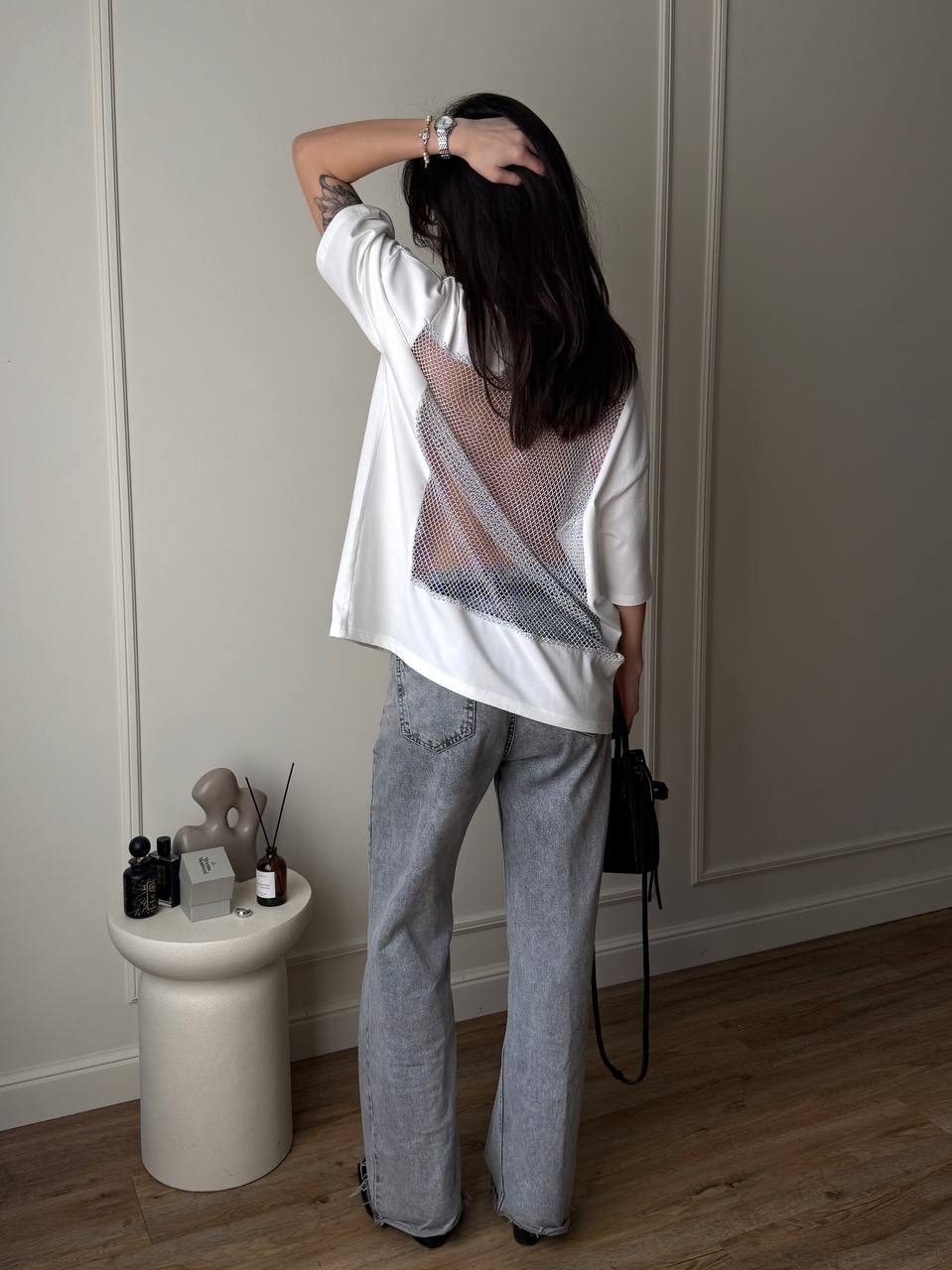 T-shirt z odkrytymi plecami