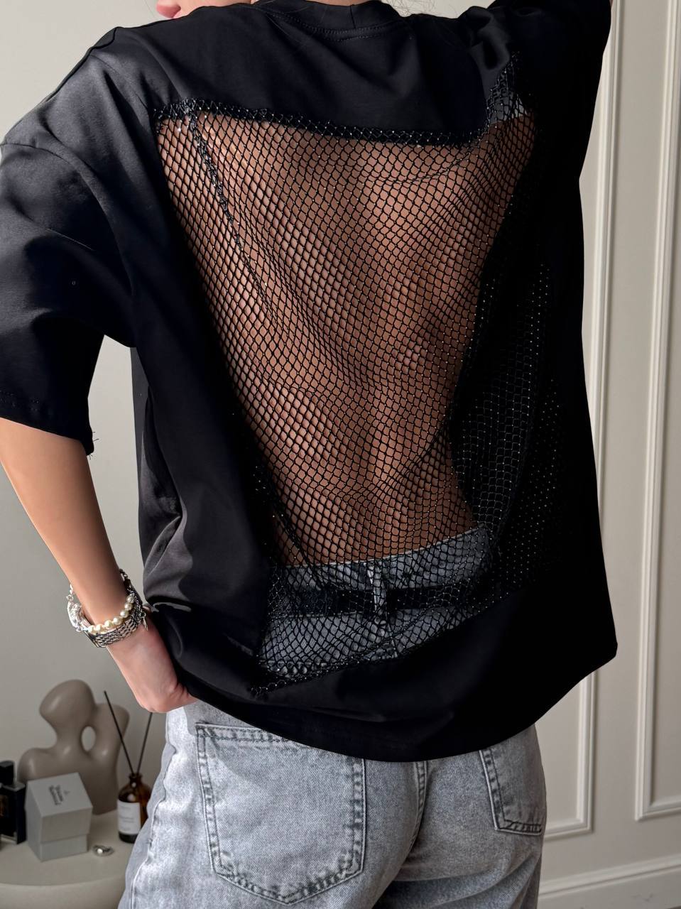 T-shirt z odkrytymi plecami