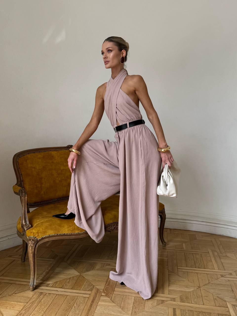 Stylish jumpsuit + belt