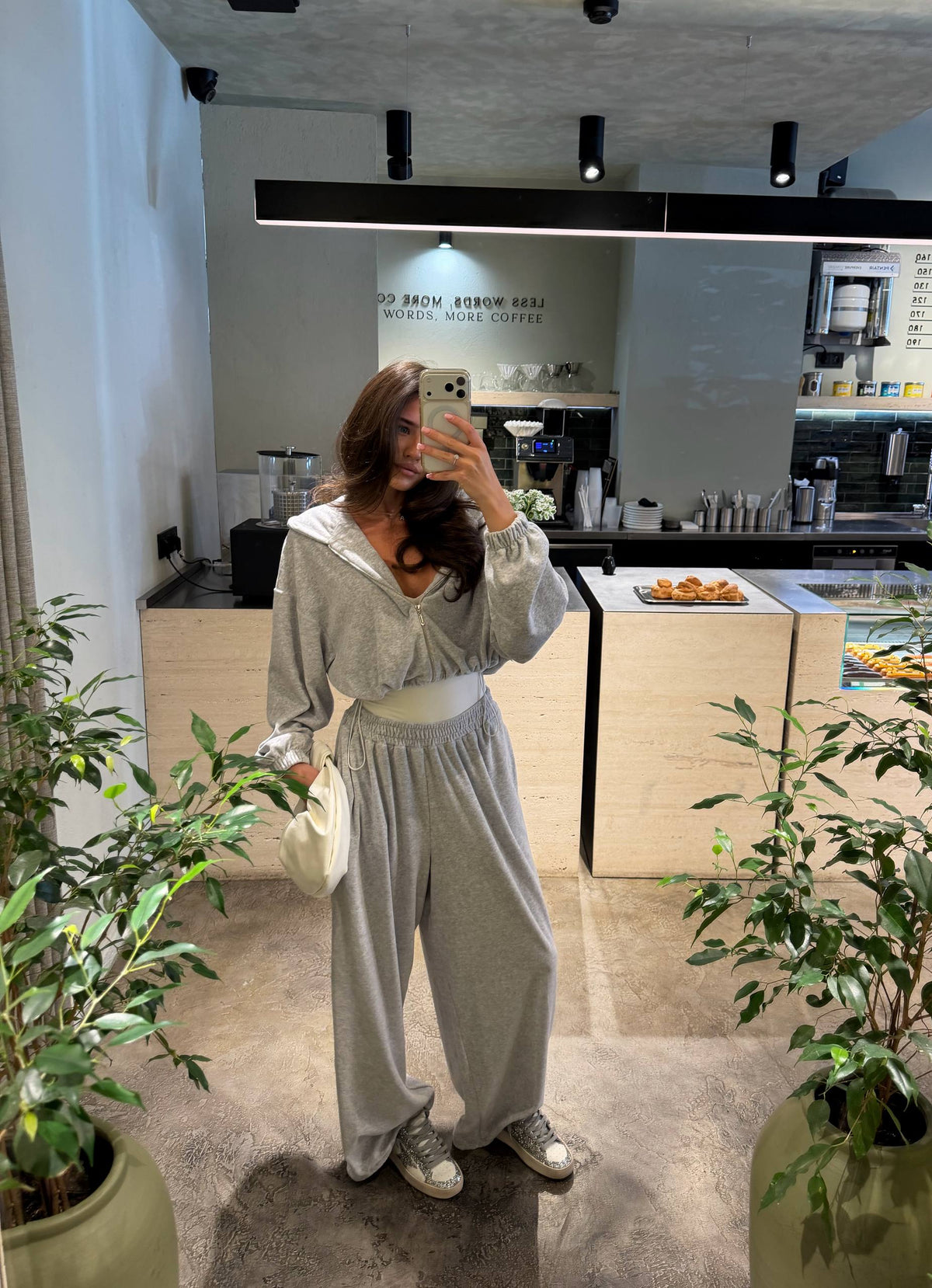 Versatile tracksuit