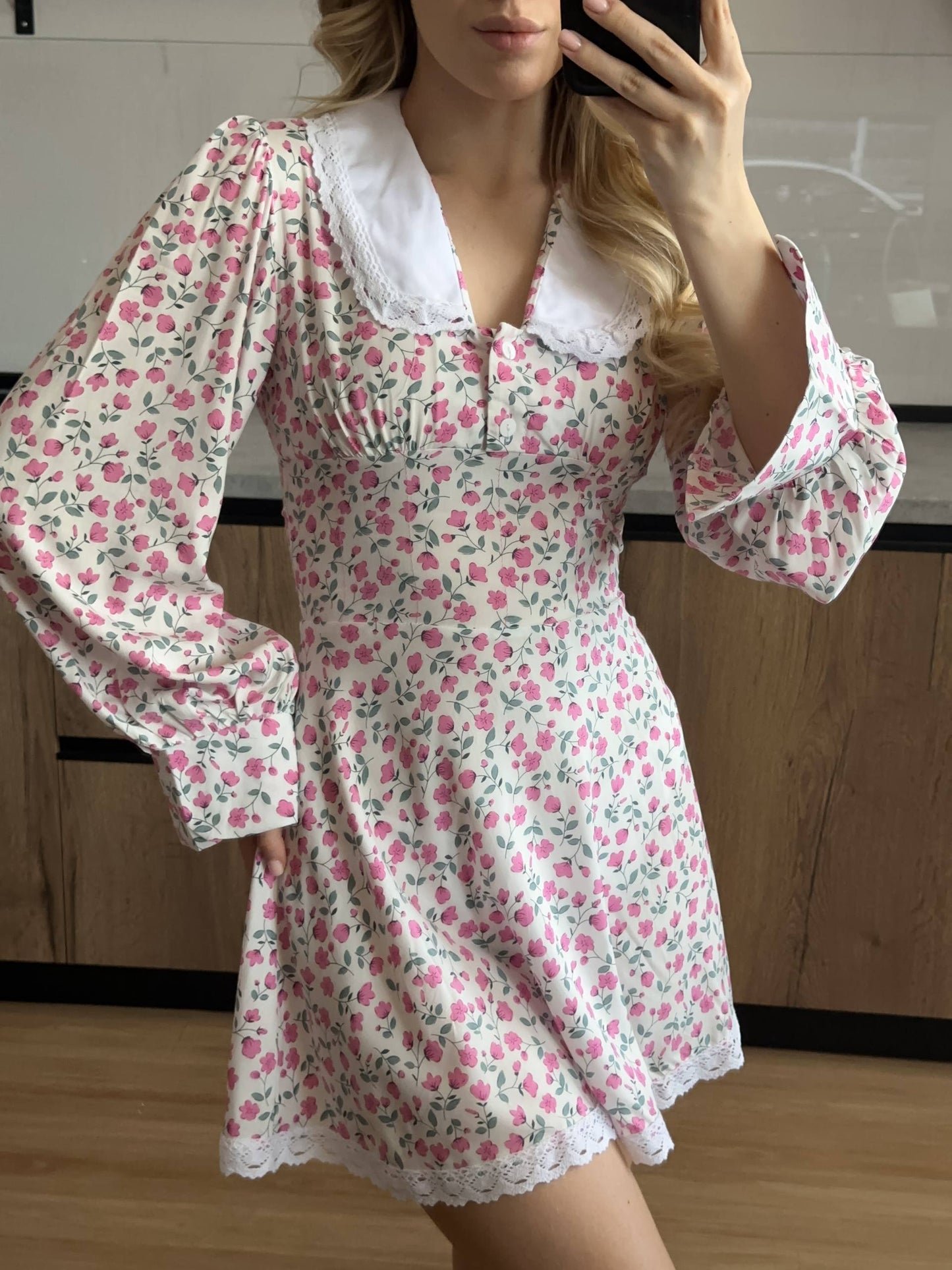 Сукня з мереживом